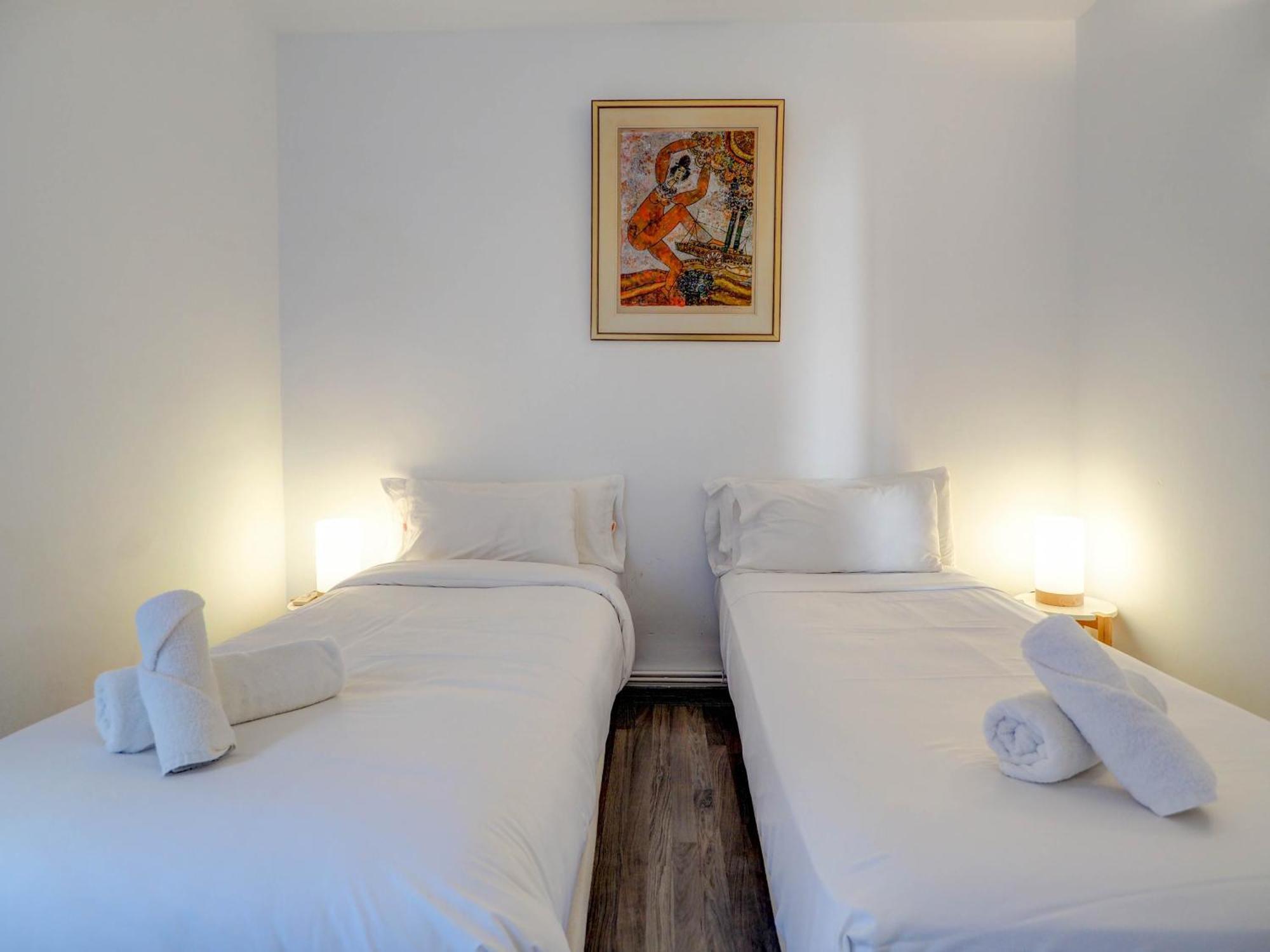 The Lilium Apartment By Hello Homes 锡切斯 外观 照片