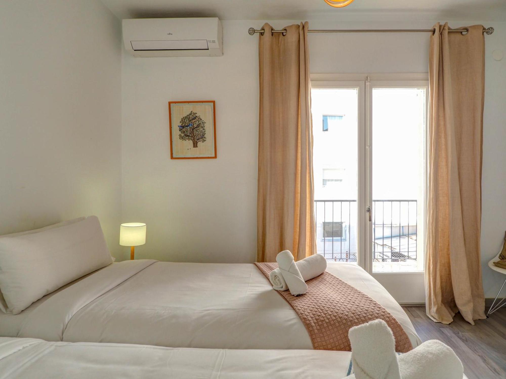 The Lilium Apartment By Hello Homes 锡切斯 外观 照片